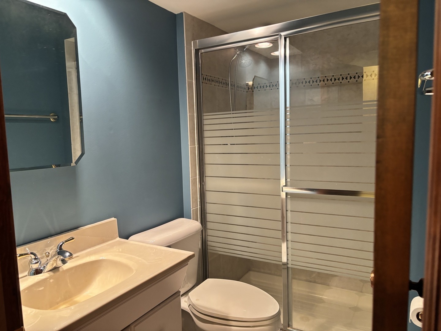 4950 Tarrington Drive, Hoffman Estates, IL 60010