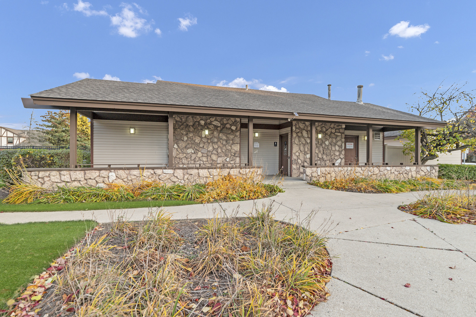 1256 Plum Tree Court #D1, Schaumburg, IL 60193