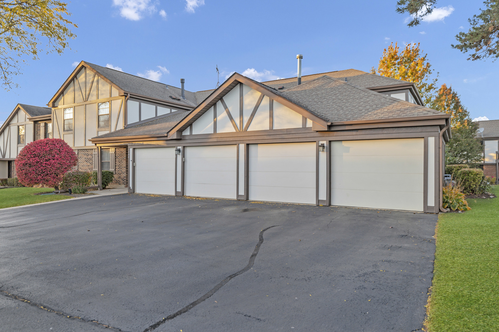 1256 Plum Tree Court #D1, Schaumburg, IL 60193