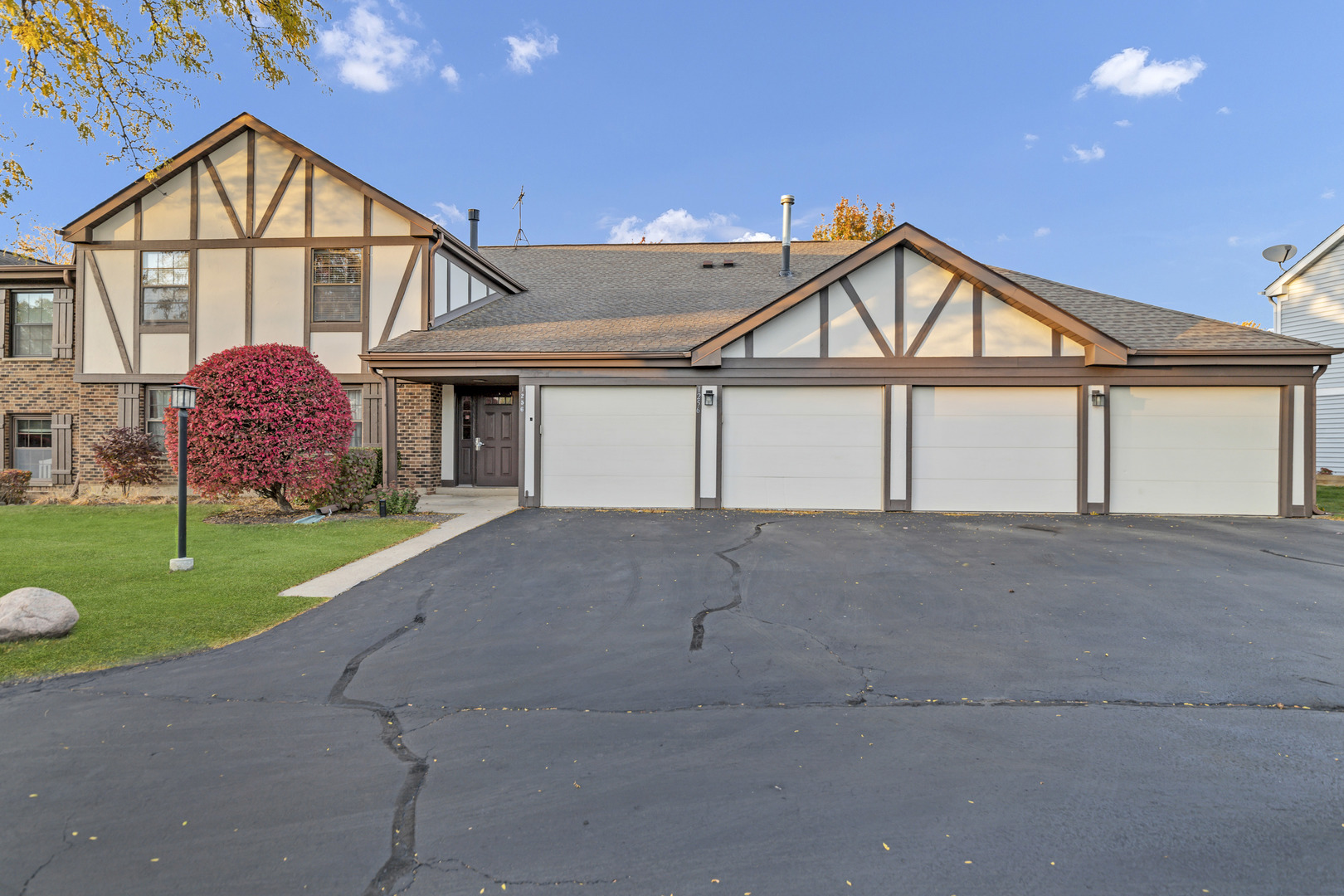 1256 Plum Tree Court #D1, Schaumburg, IL 60193