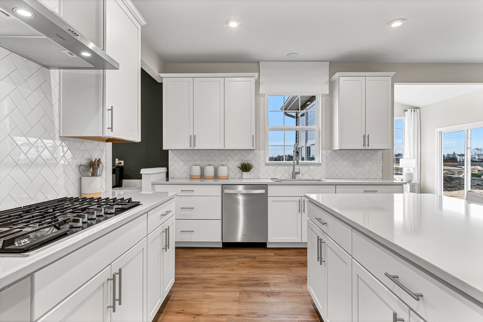 12966 S Twin Pines Lane, Plainfield, IL 60585