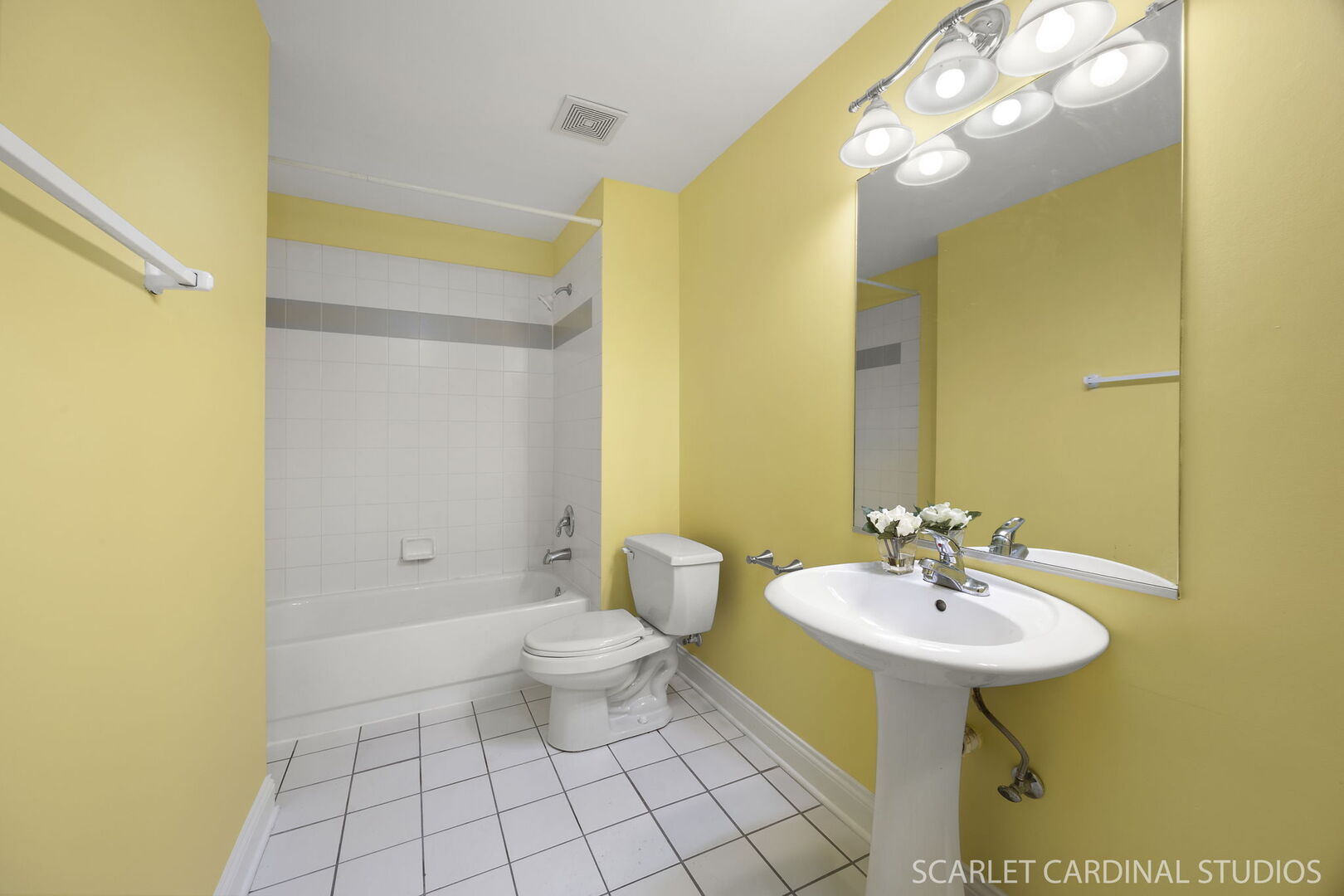 35 Foxcroft Road #123, Naperville, IL 60565