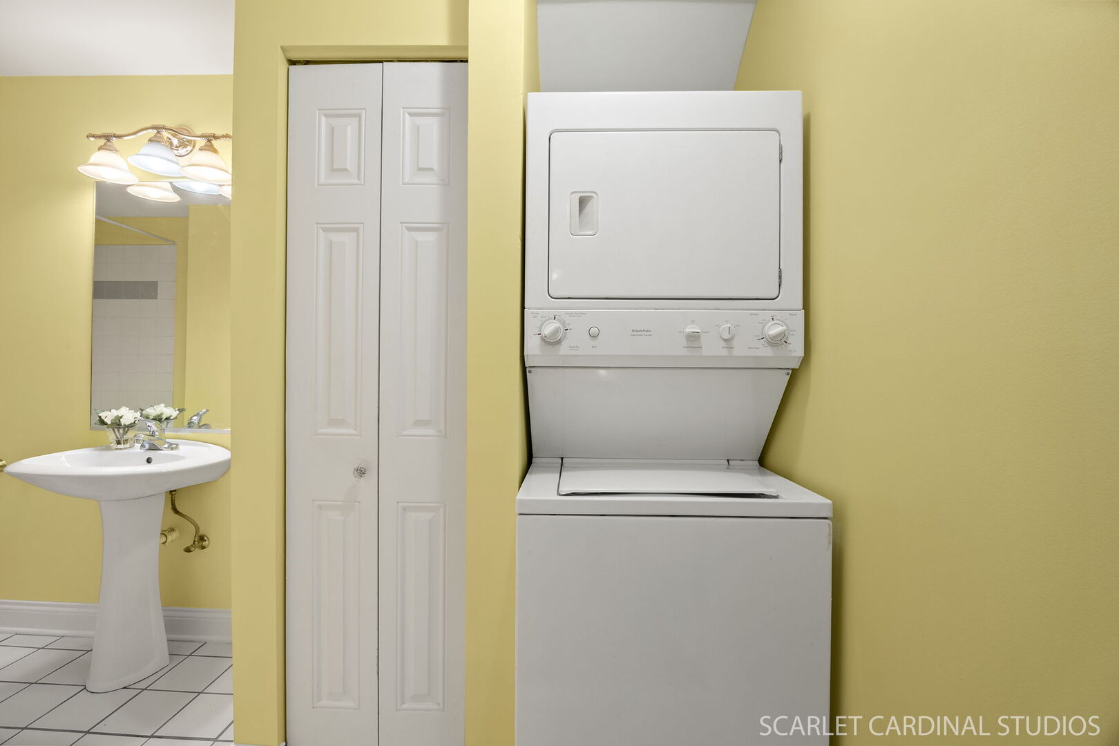 35 Foxcroft Road #123, Naperville, IL 60565