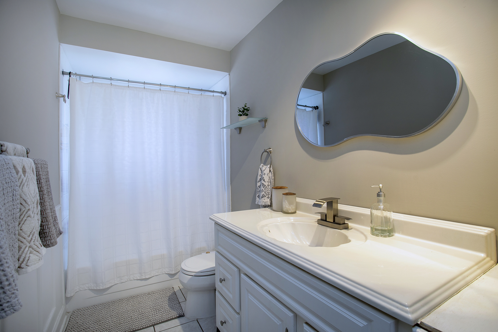 16805 Hilltop Avenue, Orland Hills, IL 60487