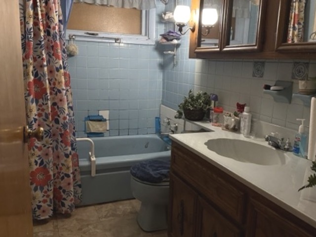 2732 Circle Drive, Markham, IL 60428