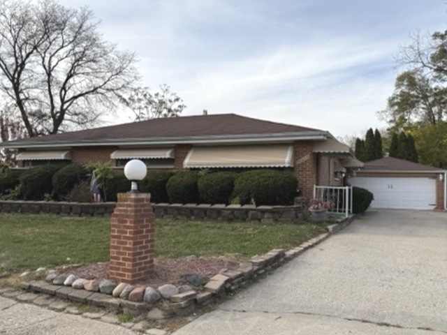 2732 Circle Drive, Markham, IL 60428