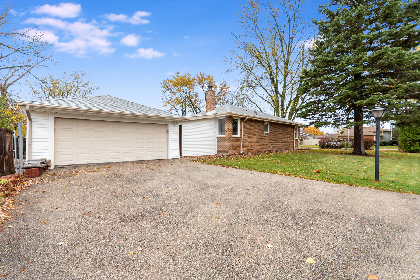 138 W Janice Lane, Addison, IL 60101
