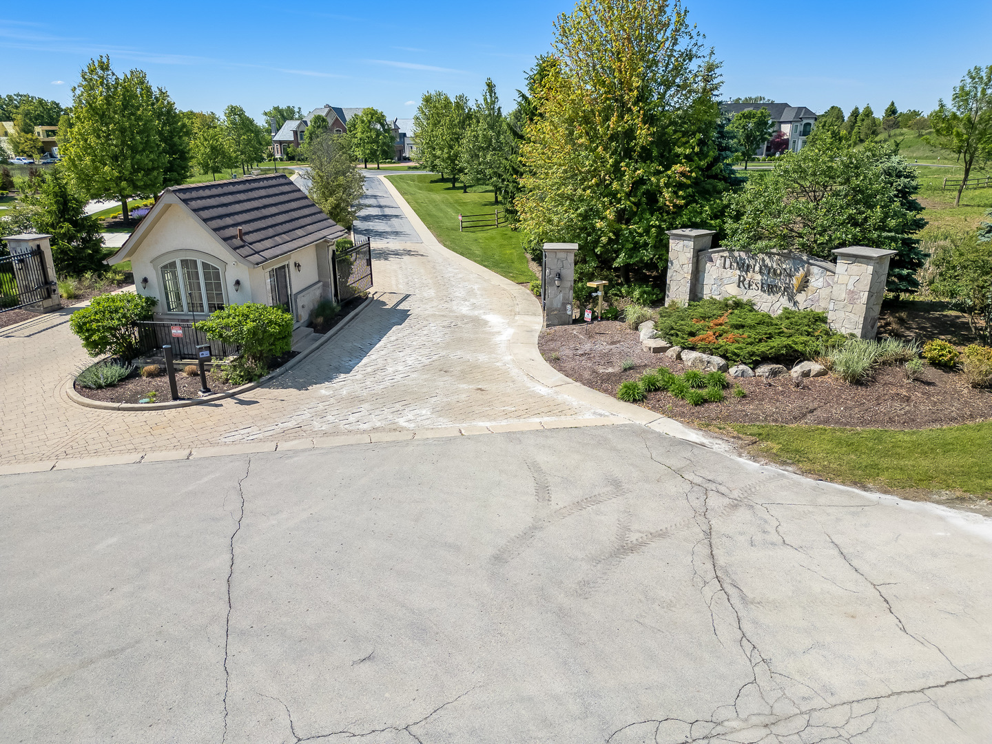 3 TEMPLETON Drive, Oak Brook, IL 60523