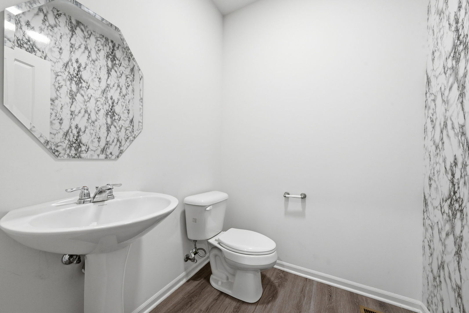 2017 Pembridge Lane, Joliet, IL 60431