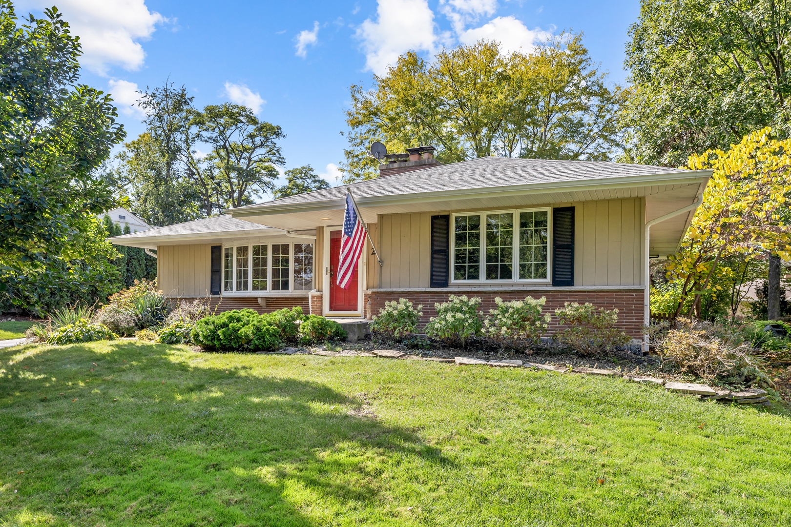 240 Scott Avenue, Glen Ellyn, IL 60137