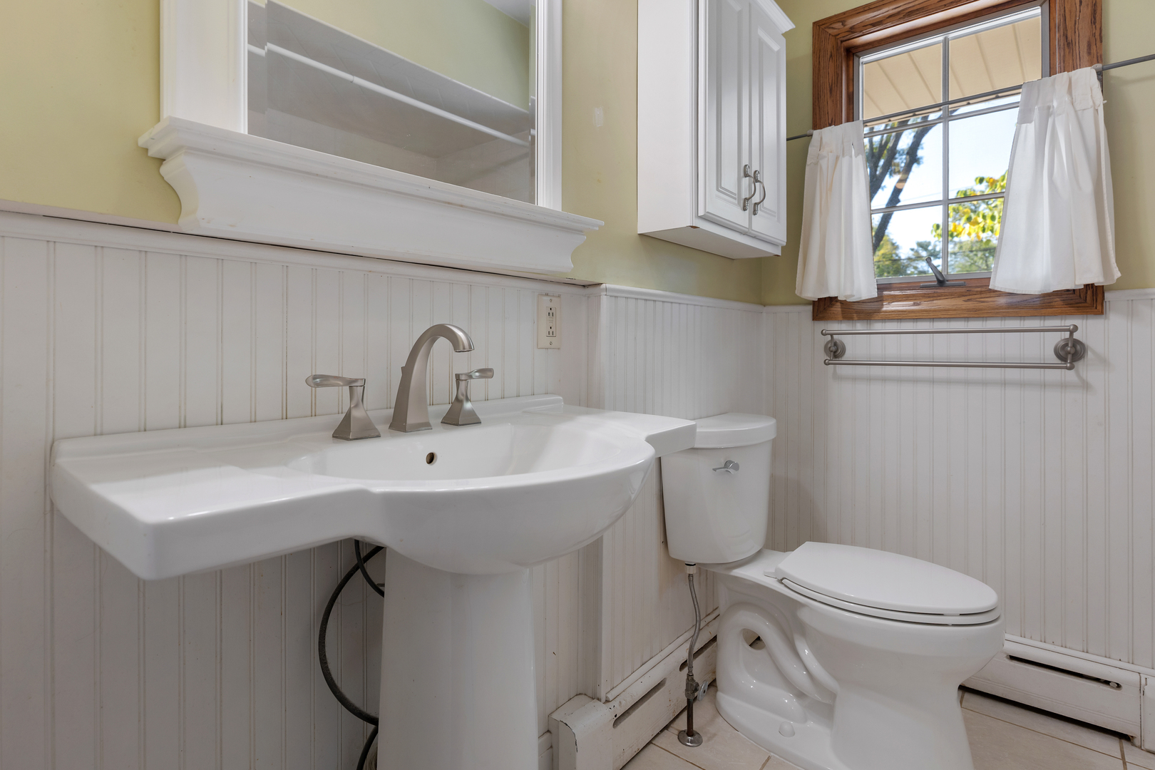 240 Scott Avenue, Glen Ellyn, IL 60137