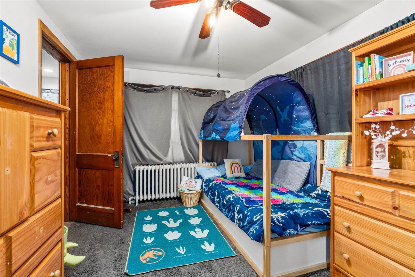 305 W Park Avenue, Sheridan, IL 60551