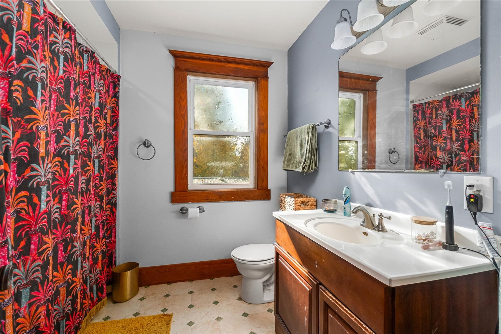 305 W Park Avenue, Sheridan, IL 60551