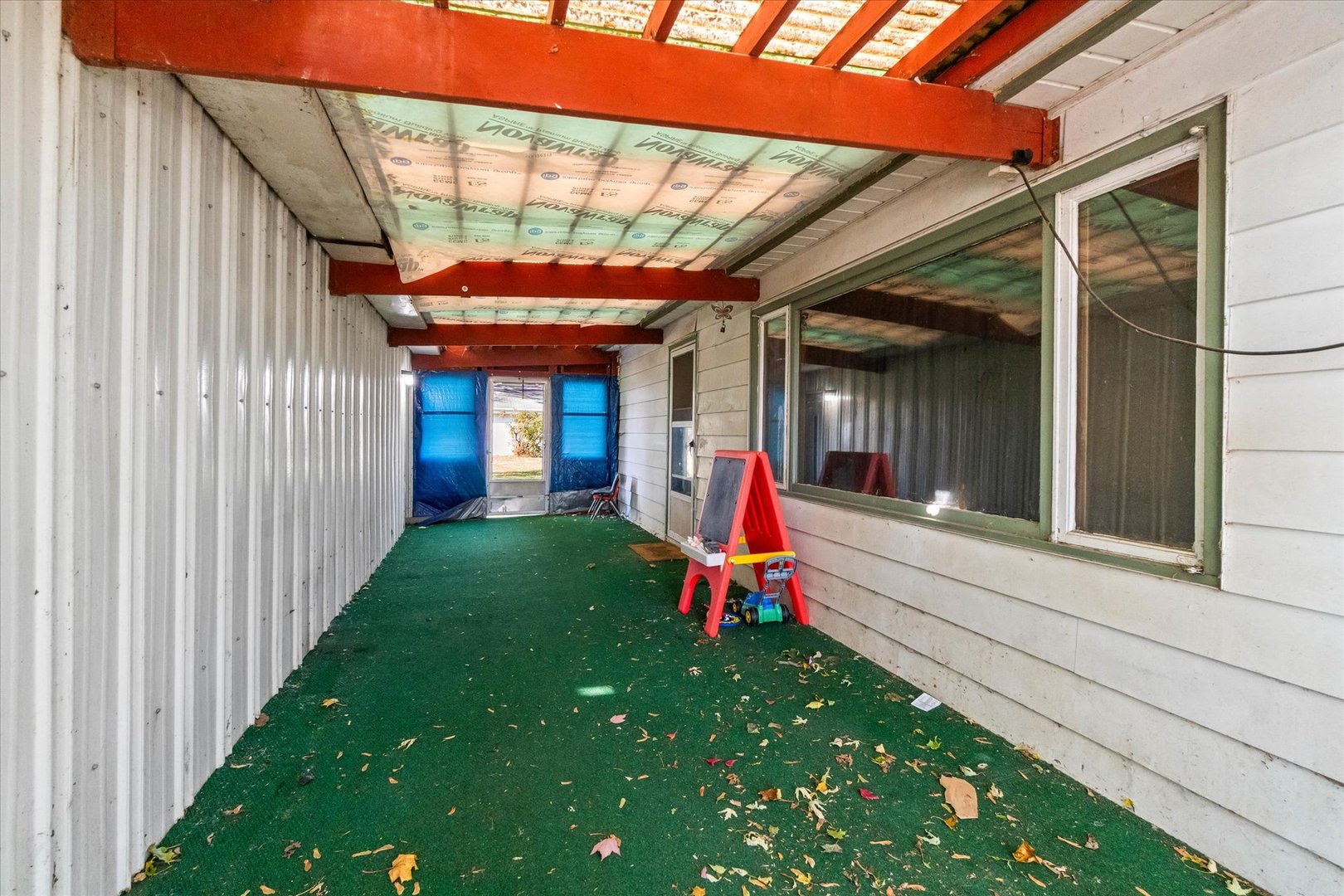 305 W Park Avenue, Sheridan, IL 60551