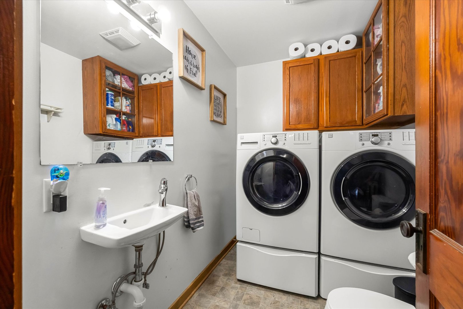 305 W Park Avenue, Sheridan, IL 60551