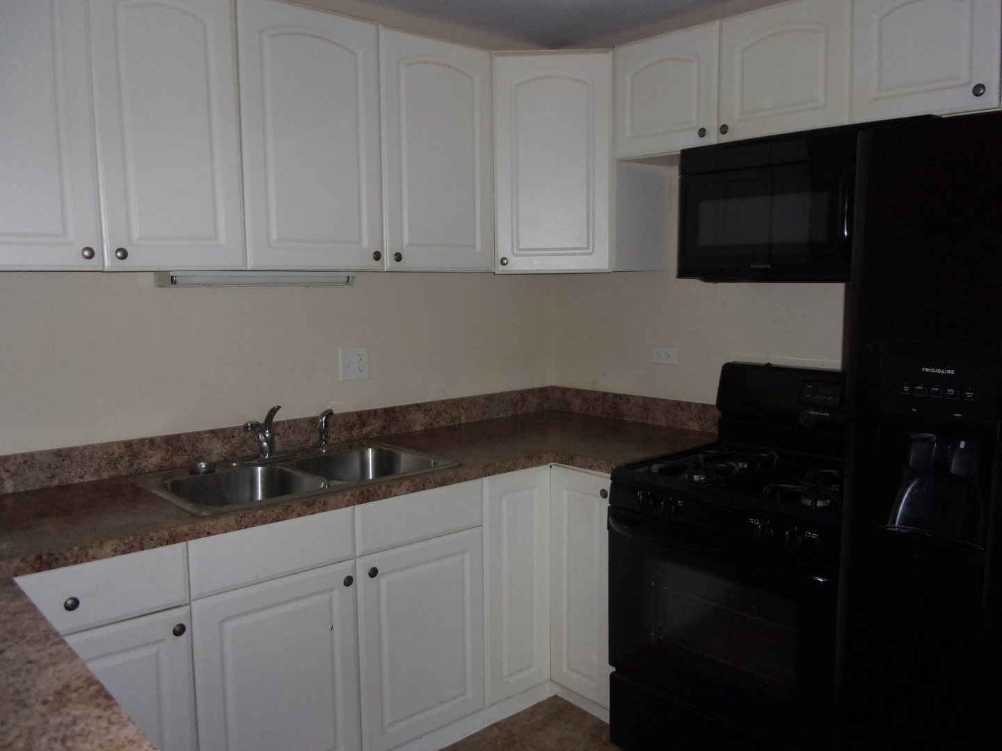 9S110 S Frontage Road #205, Willowbrook, IL 60527