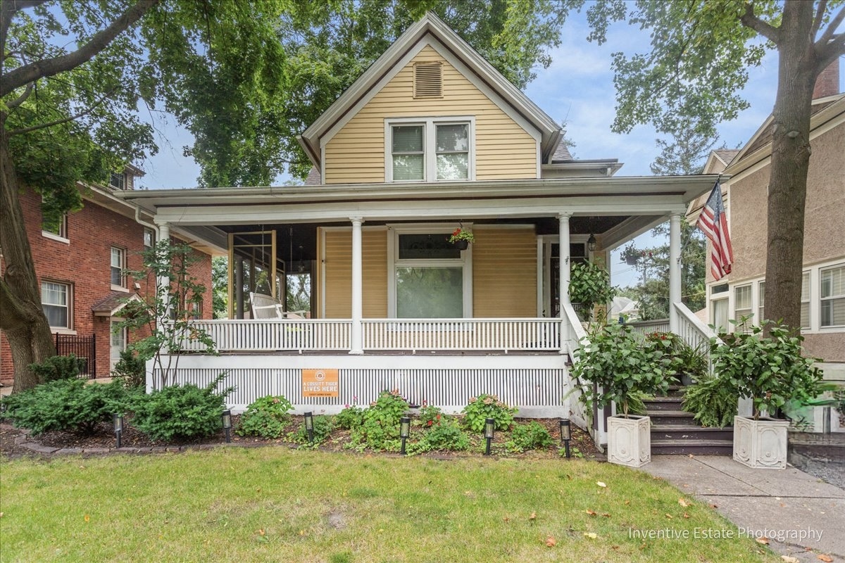 430 S La Grange Road, La Grange, IL 60525