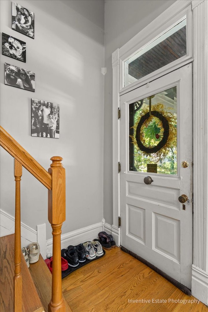 430 S La Grange Road, La Grange, IL 60525