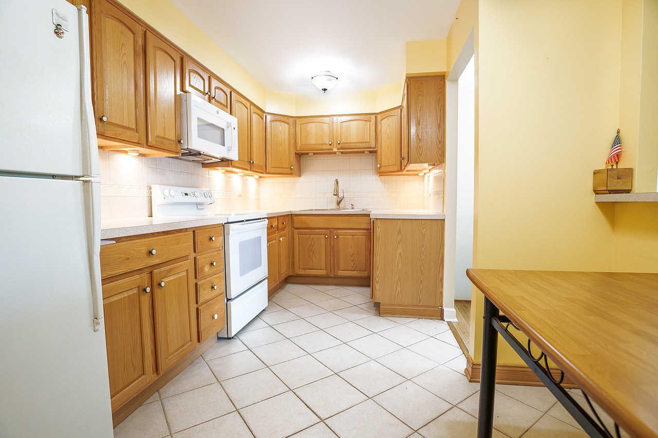 3939 Saratoga Avenue #110E, Downers Grove, IL 60515