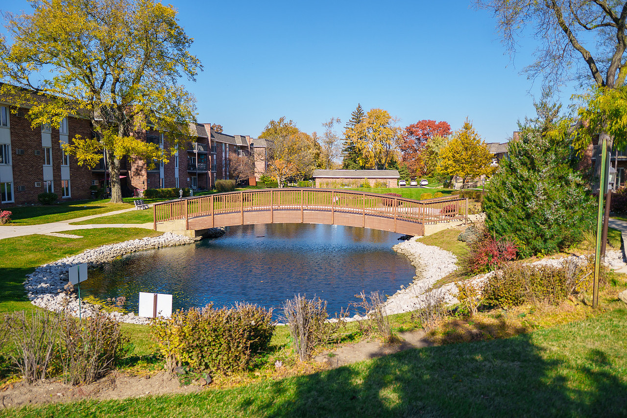 3939 Saratoga Avenue #110E, Downers Grove, IL 60515