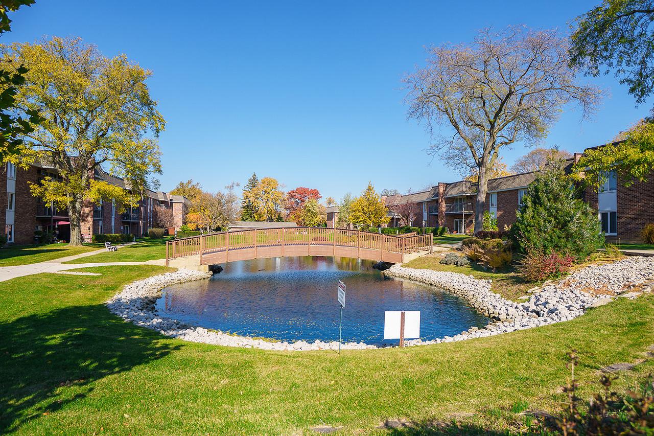 3939 Saratoga Avenue #110E, Downers Grove, IL 60515