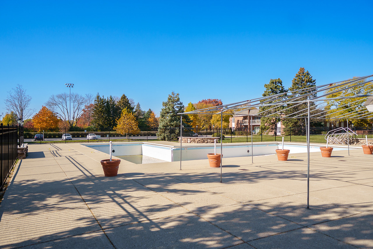 3939 Saratoga Avenue #110E, Downers Grove, IL 60515