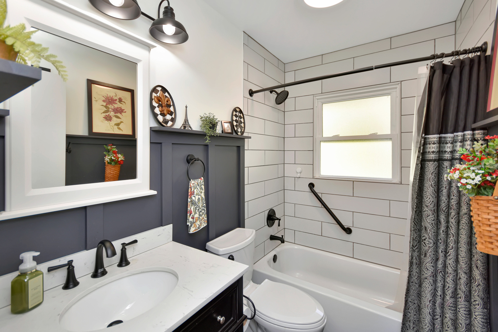 916 Lacey Avenue, Lisle, IL 60532