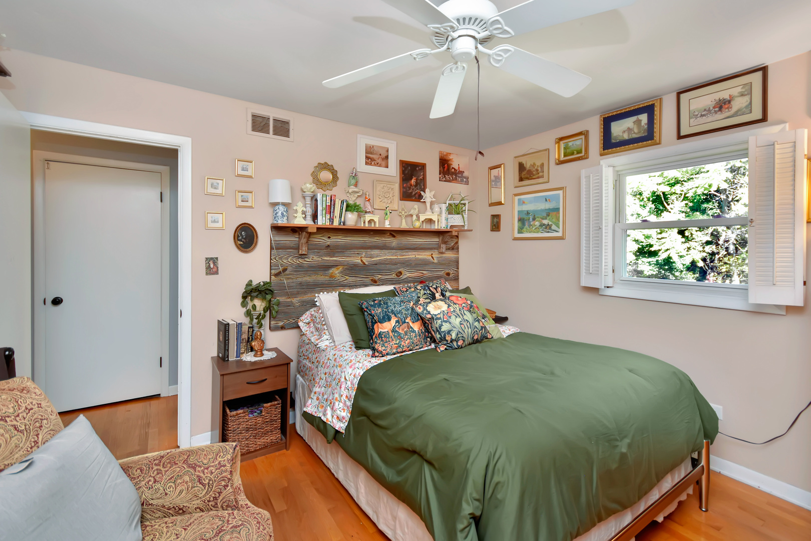 916 Lacey Avenue, Lisle, IL 60532