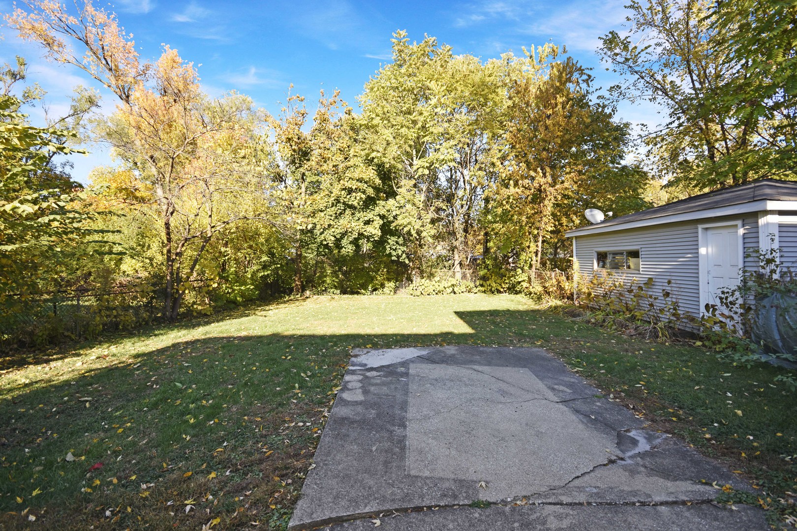 916 Lacey Avenue, Lisle, IL 60532