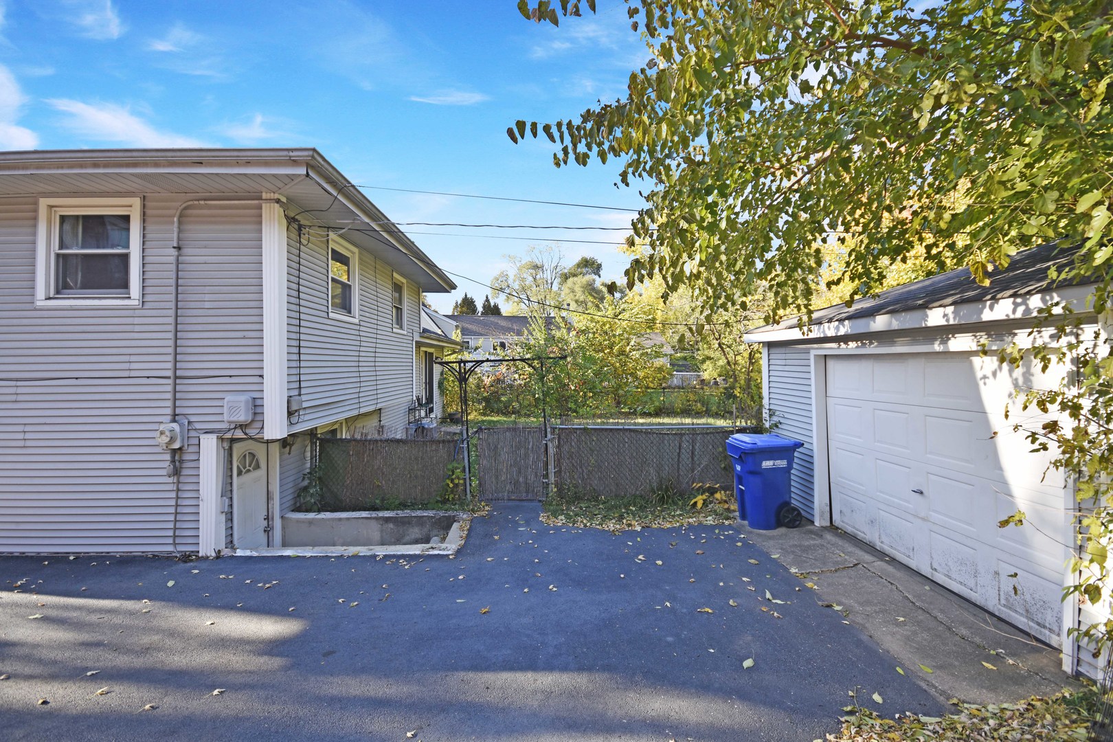 916 Lacey Avenue, Lisle, IL 60532