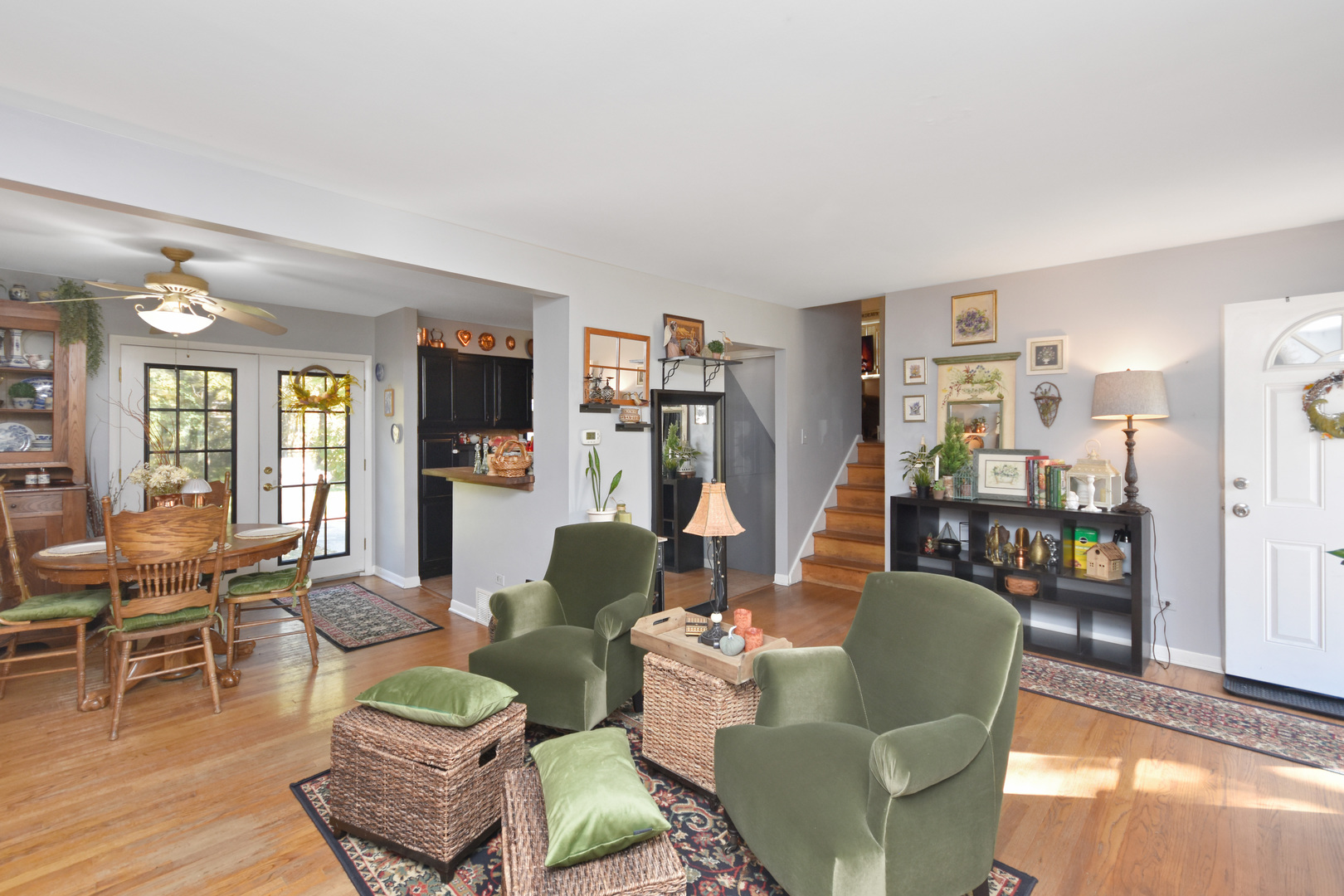 916 Lacey Avenue, Lisle, IL 60532