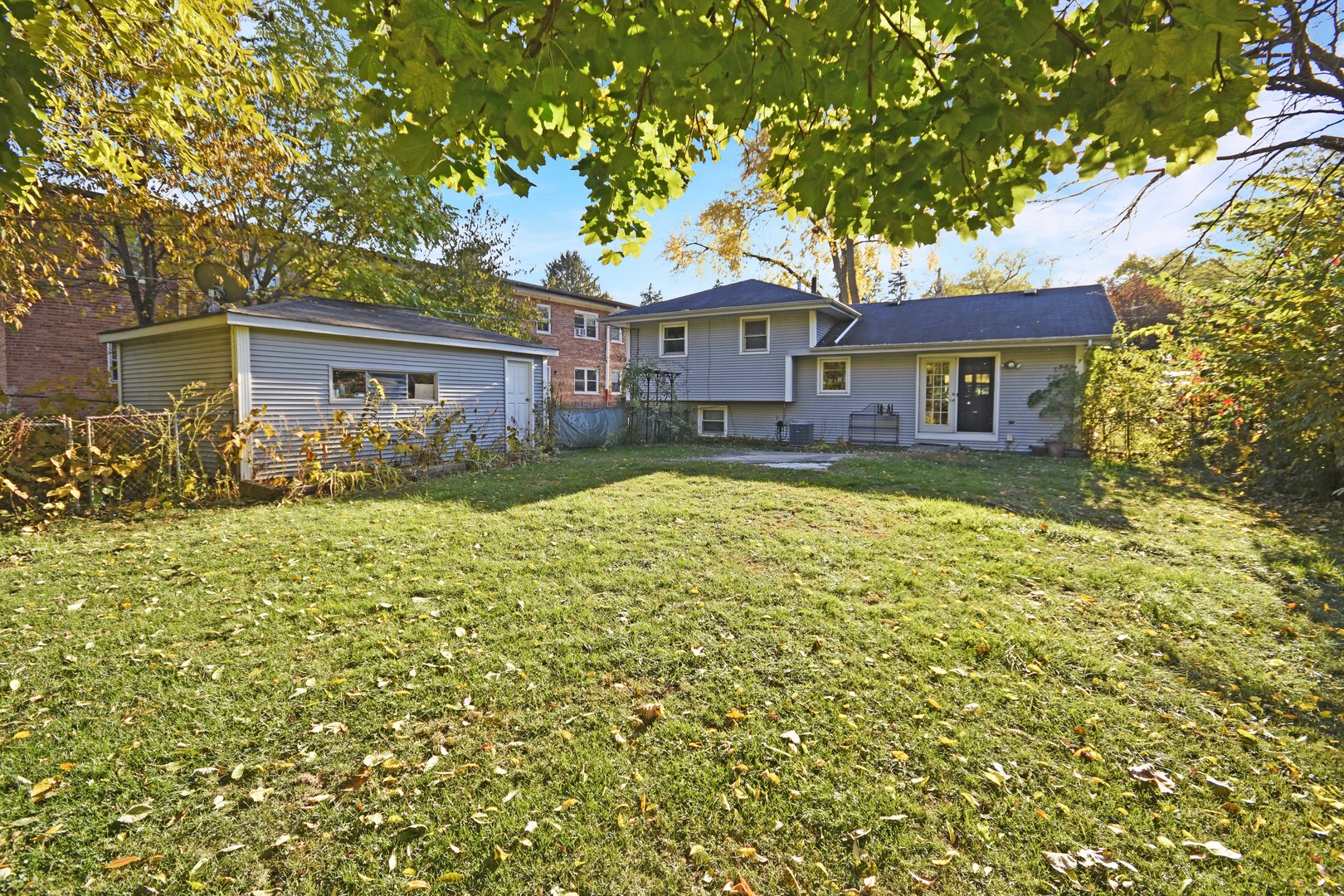 916 Lacey Avenue, Lisle, IL 60532