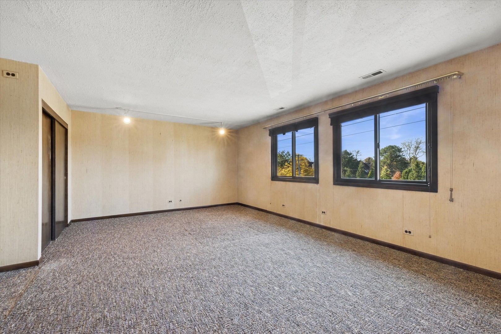 7990 Garfield Avenue #14-3, Burr Ridge, IL 60527