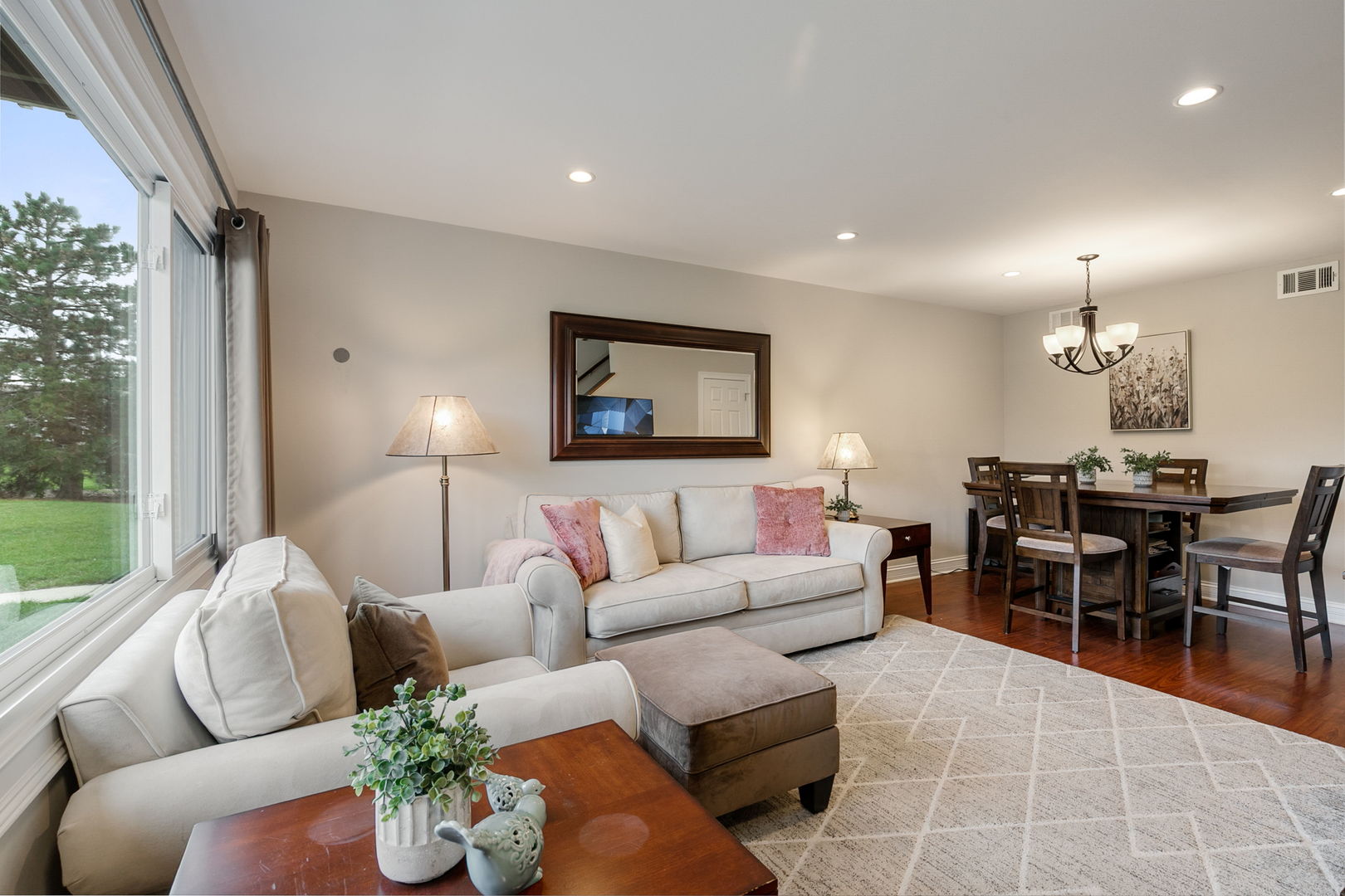 17438 W Walnut Lane, Gurnee, IL 60031