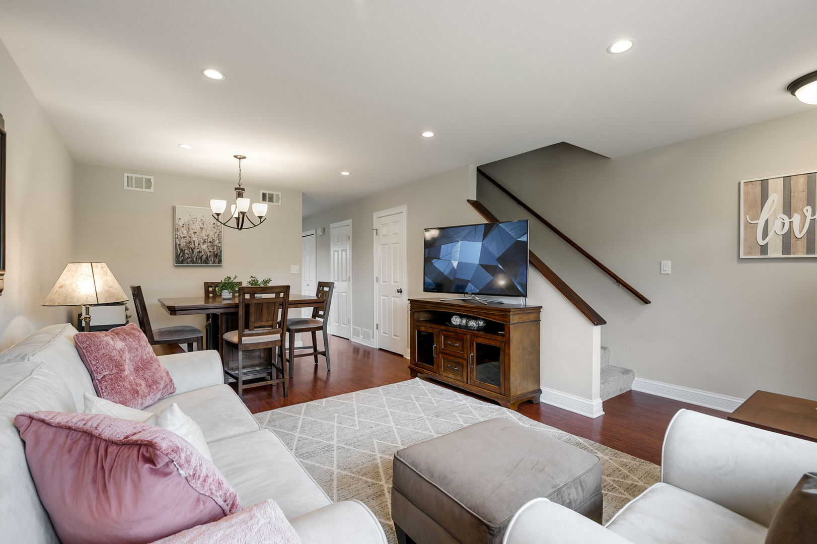 17438 W Walnut Lane, Gurnee, IL 60031