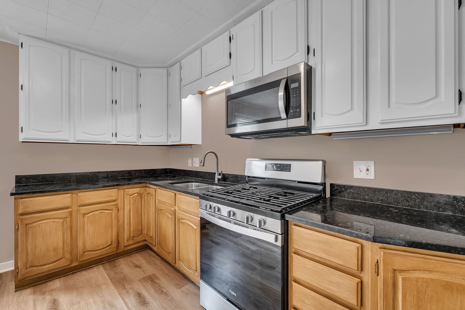 1103 Plaza Drive, Joliet, IL 60435