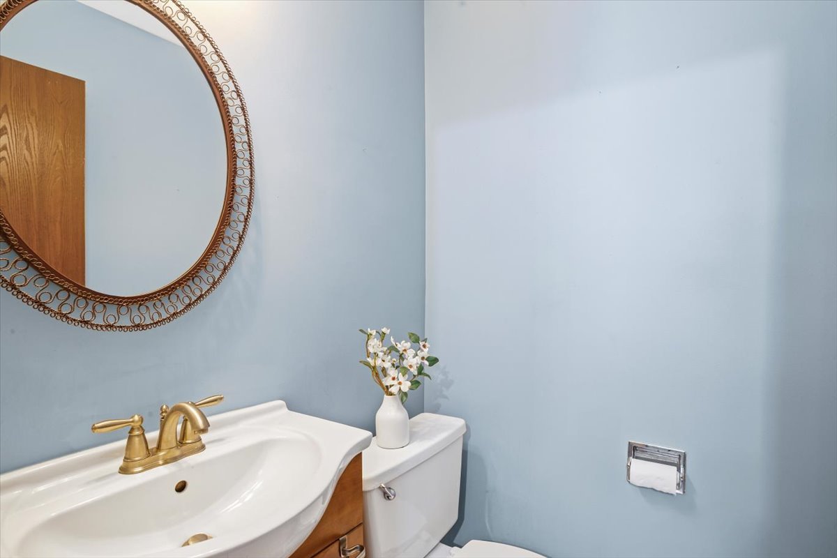 27W229 Providence Lane, Winfield, IL 60190