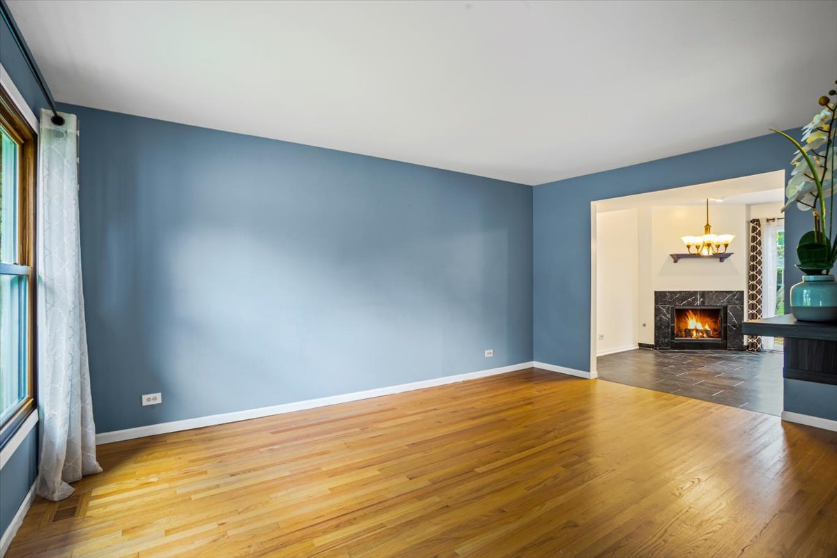 27W229 Providence Lane, Winfield, IL 60190