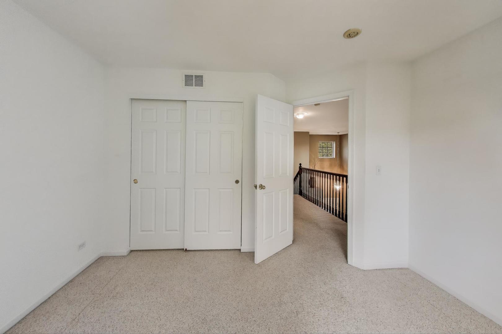 2271 Stoughton Circle, Aurora, IL 60502