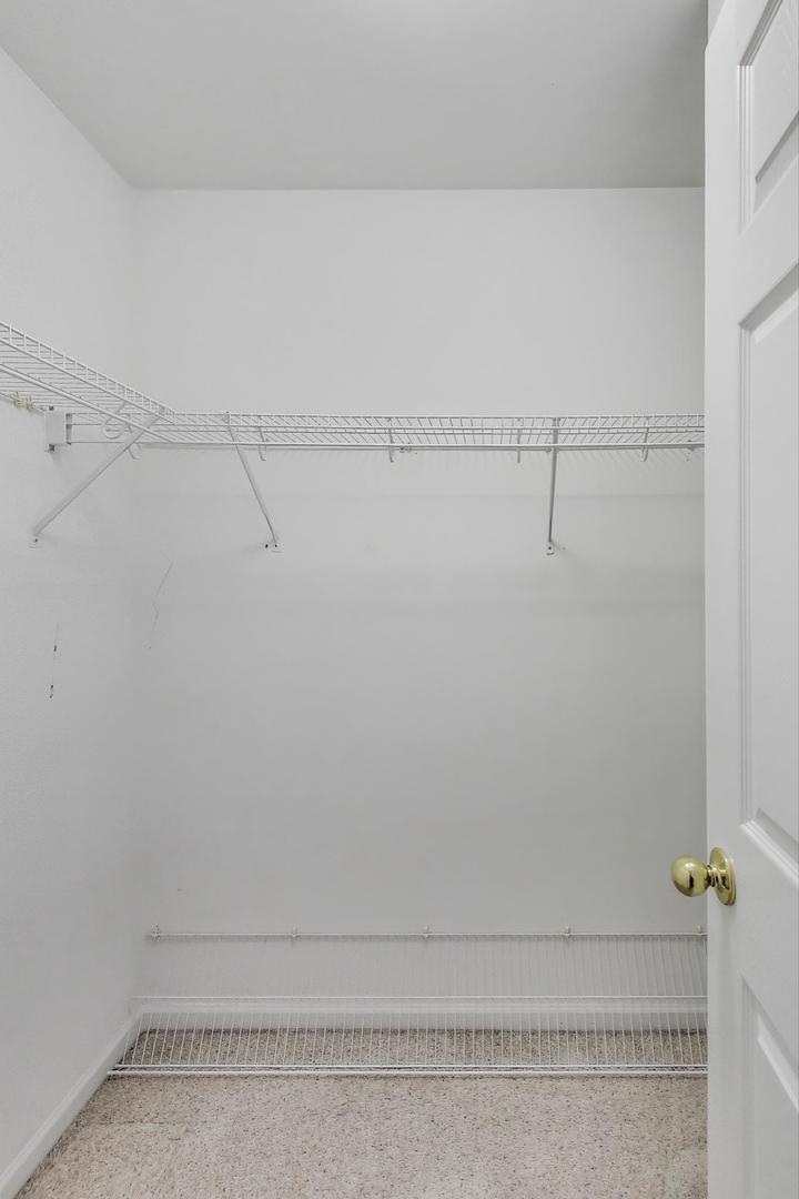 2271 Stoughton Circle, Aurora, IL 60502