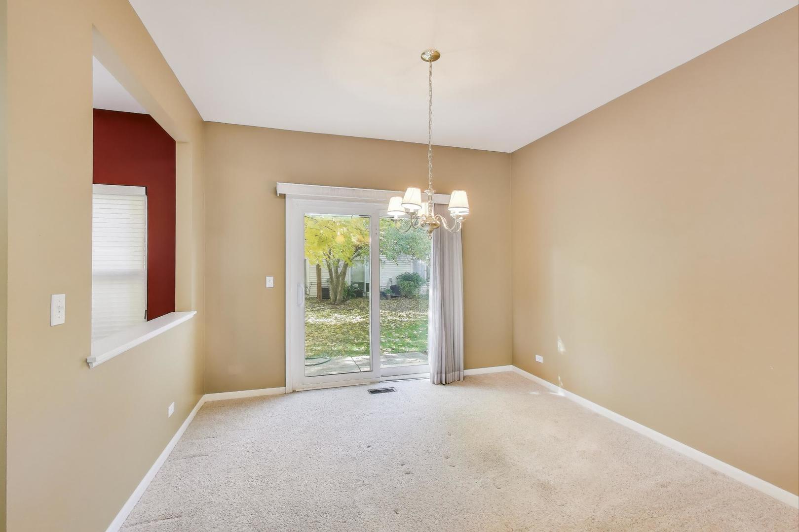 2271 Stoughton Circle, Aurora, IL 60502