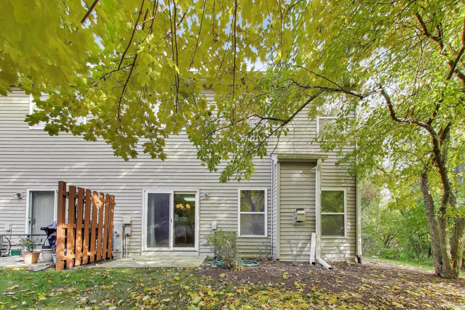 2271 Stoughton Circle, Aurora, IL 60502