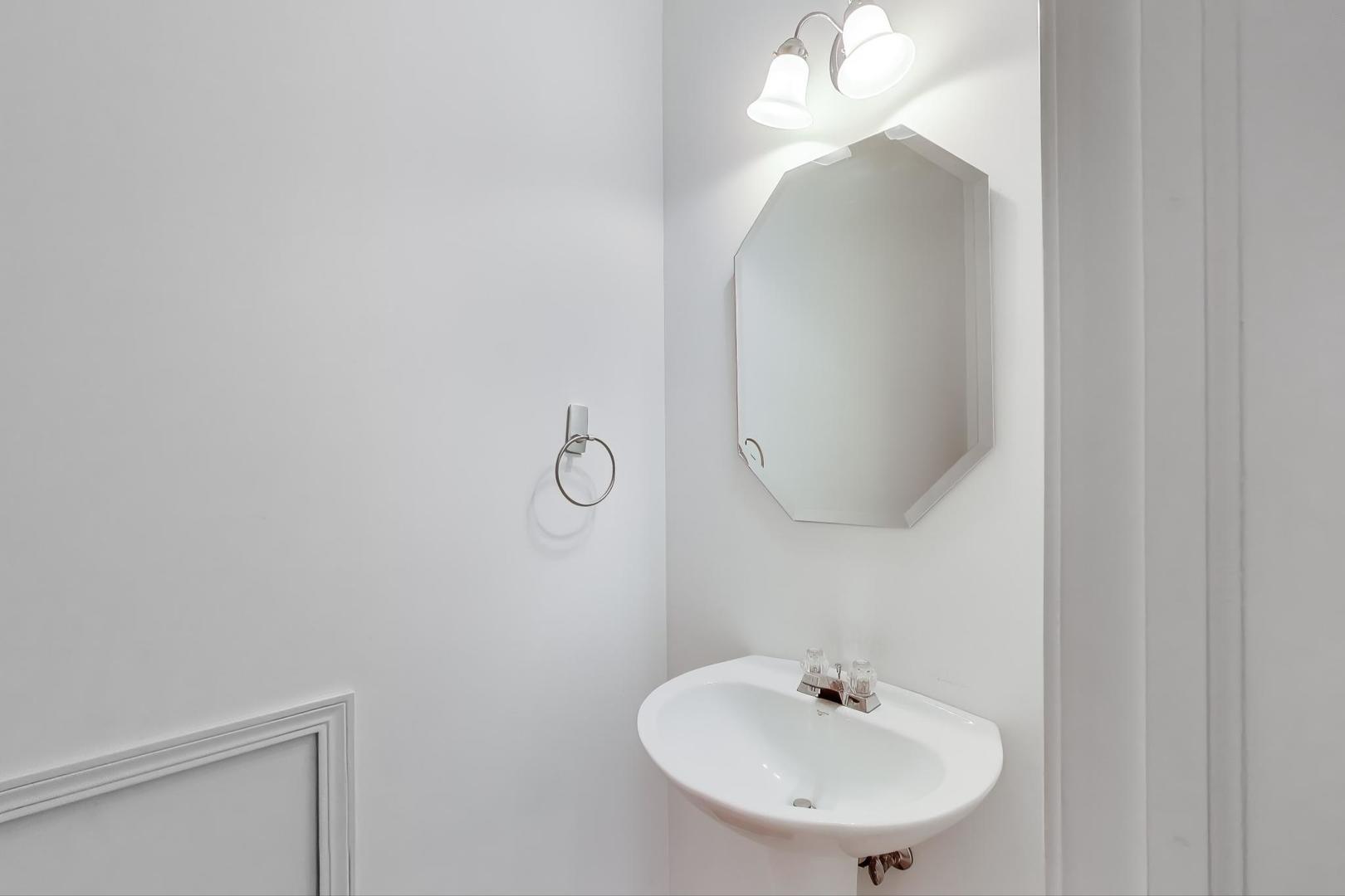 2271 Stoughton Circle, Aurora, IL 60502