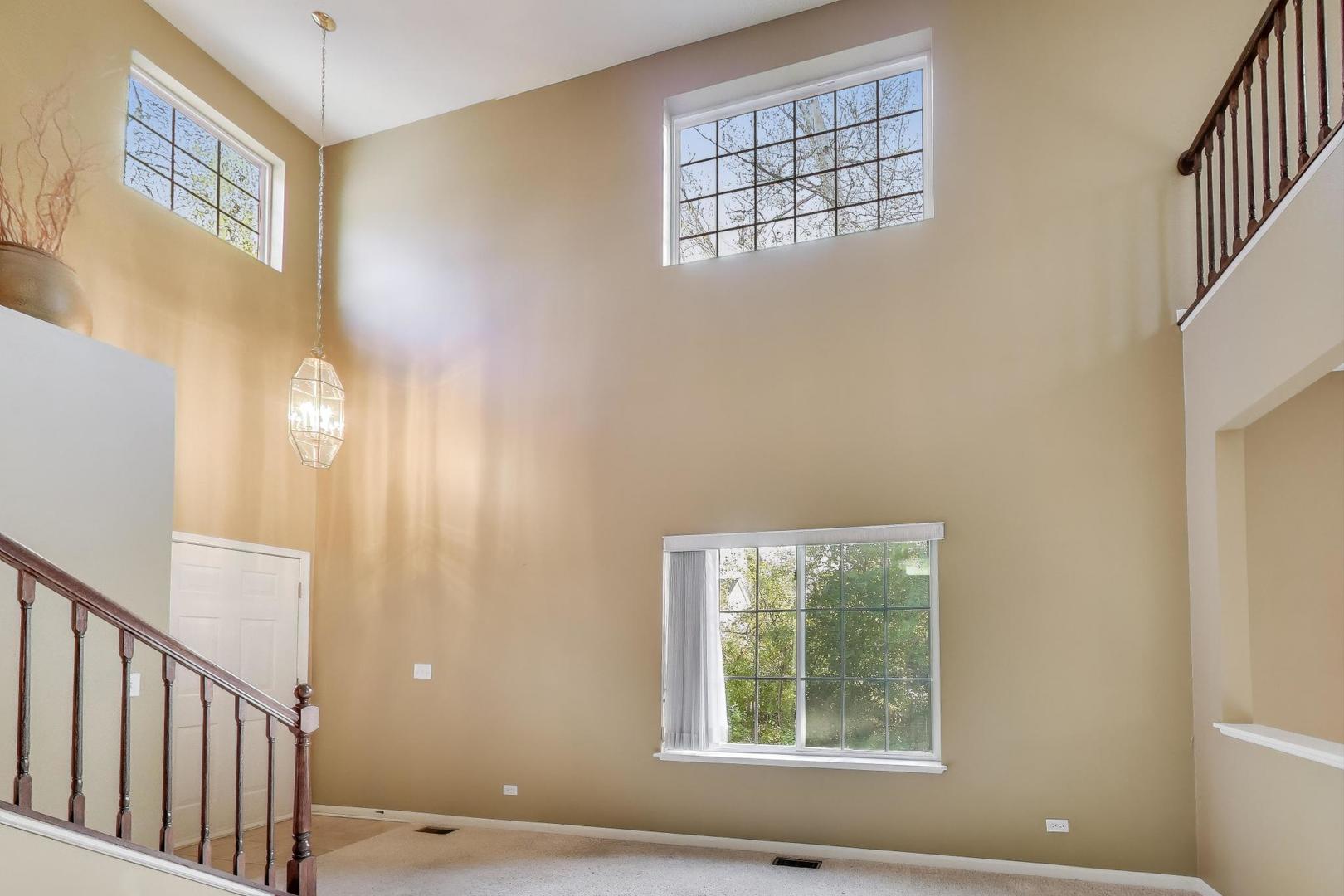 2271 Stoughton Circle, Aurora, IL 60502