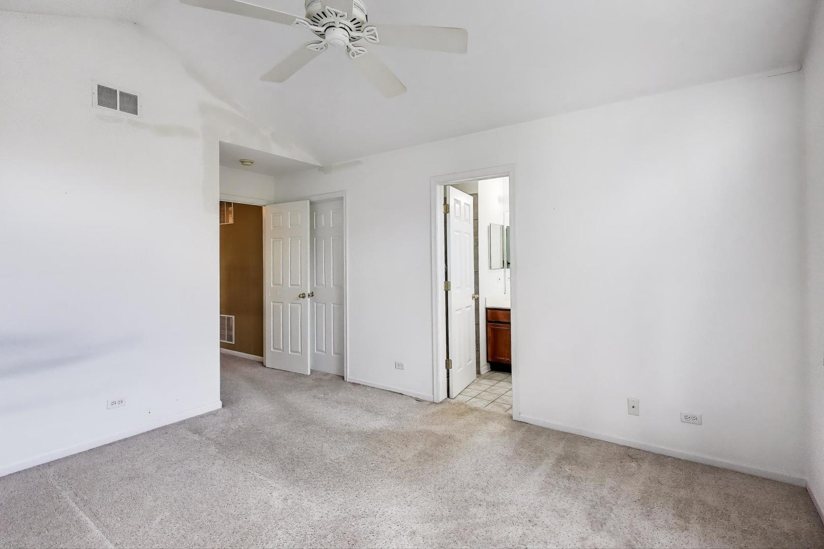 2271 Stoughton Circle, Aurora, IL 60502