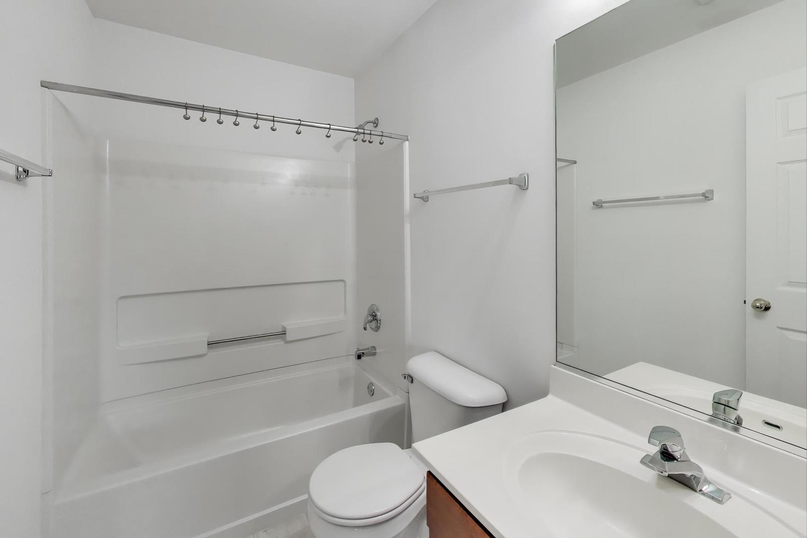 2271 Stoughton Circle, Aurora, IL 60502