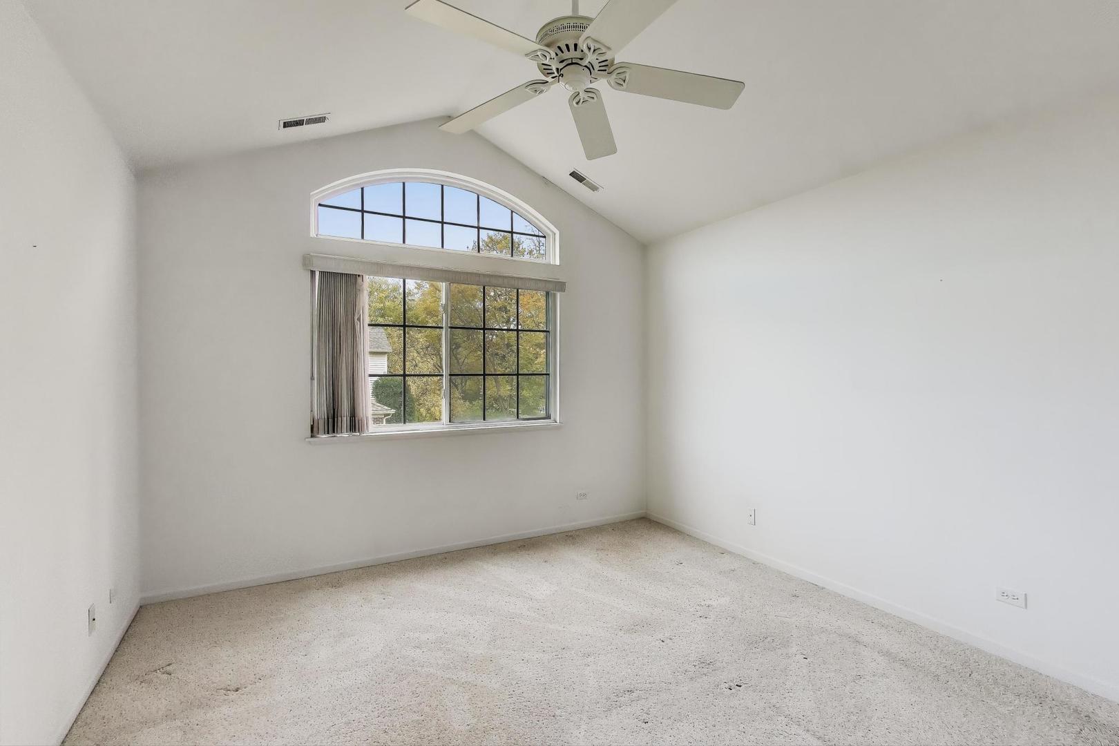 2271 Stoughton Circle, Aurora, IL 60502