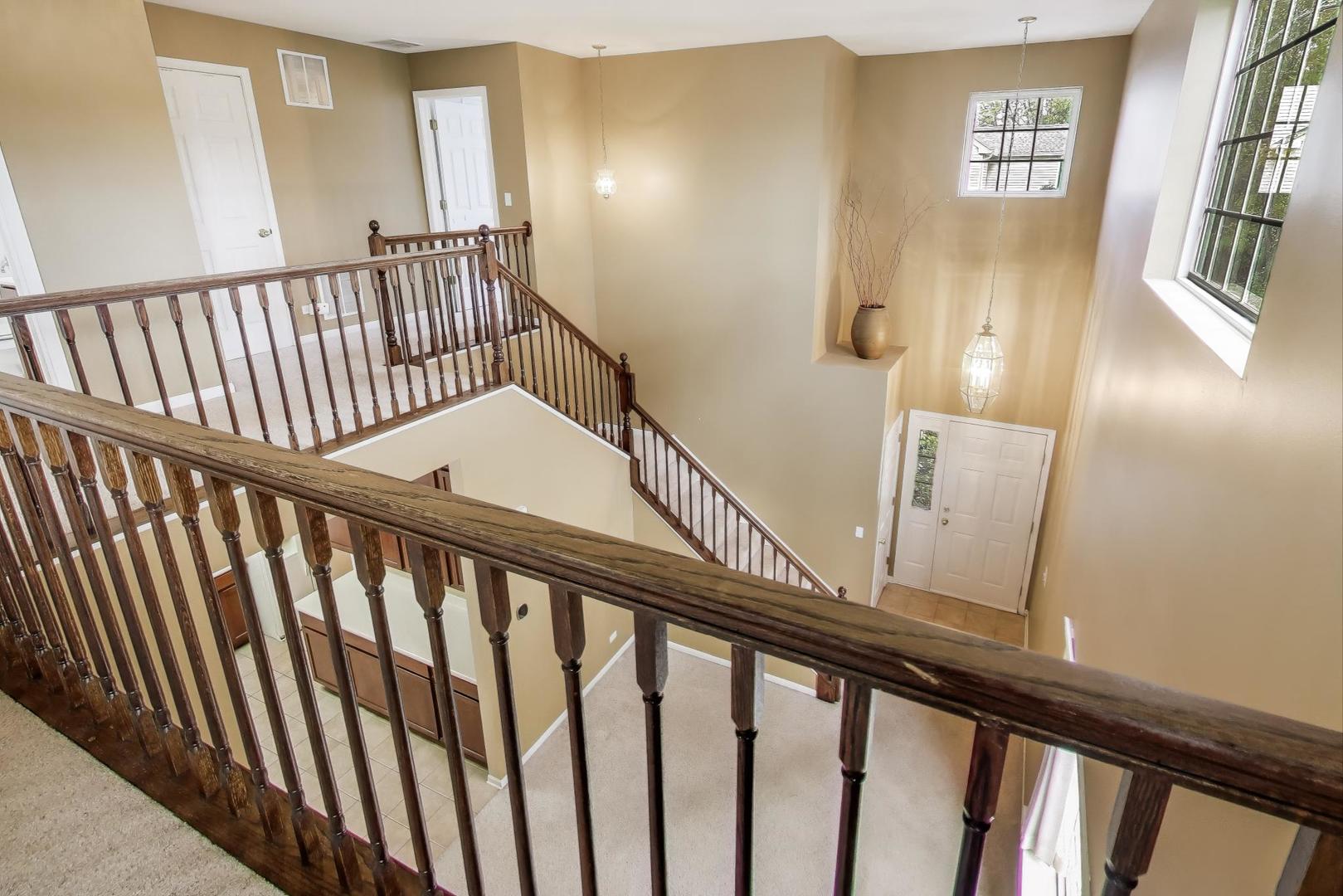 2271 Stoughton Circle, Aurora, IL 60502