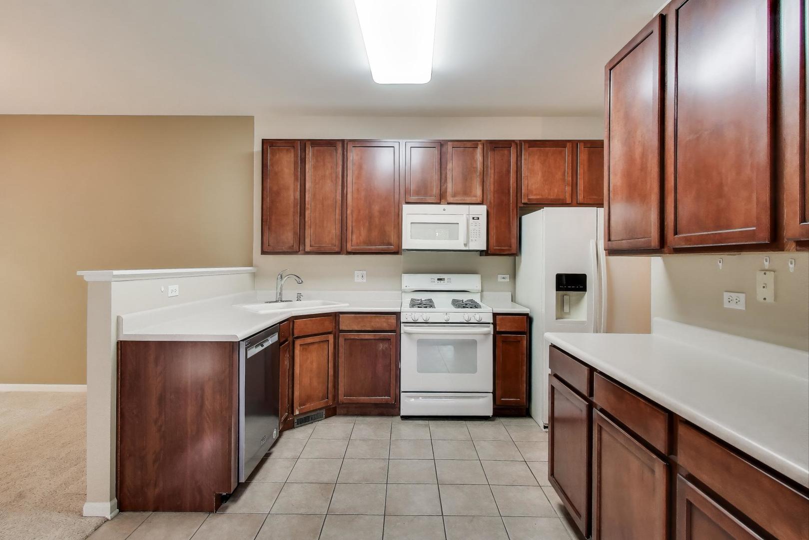 2271 Stoughton Circle, Aurora, IL 60502