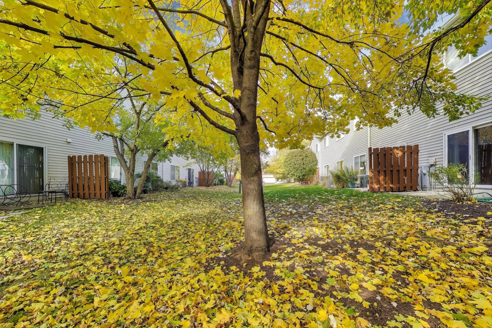 2271 Stoughton Circle, Aurora, IL 60502